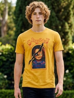 NWOT Unisex Chucky Doll Yellow Short Sleeve Tee Shirt - Size Large